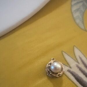 Gold-tone Faux-Pearl Flower Pendant - Elegant Women's Jewelry